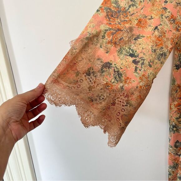 ASTR Anthropologie"the label" Peach Floral Bell Sleeves Lace Trim Mini Dress - Picture 5 of 8
